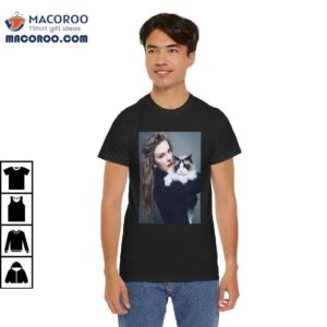 Taylor Swift Endorses Kamala Harris Shirt