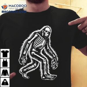Funny Bigfoot Sasquatch Halloween Skeleton Kids Tshirt