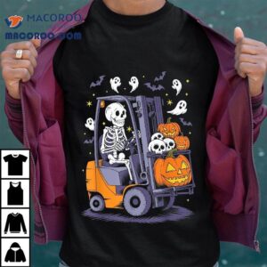 Funny Skeleton Forklift Operator Spooky Halloween Costume Tshirt