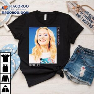 Zara Larsson shows off her style in a trendy summer tshirt