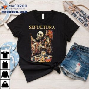 Unique hourglass skeleton design on this cool tshirt