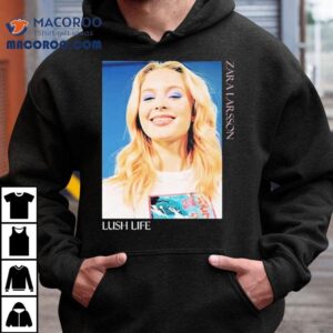 Zara Larsson shows off her style in a trendy summer tshirt