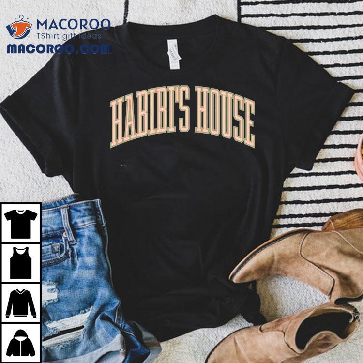DJ Habibeats rocks the stage in a stylish Habibis House t-shirt DJ Habibeats rocks the stage in a stylish Habibis House t-shirt