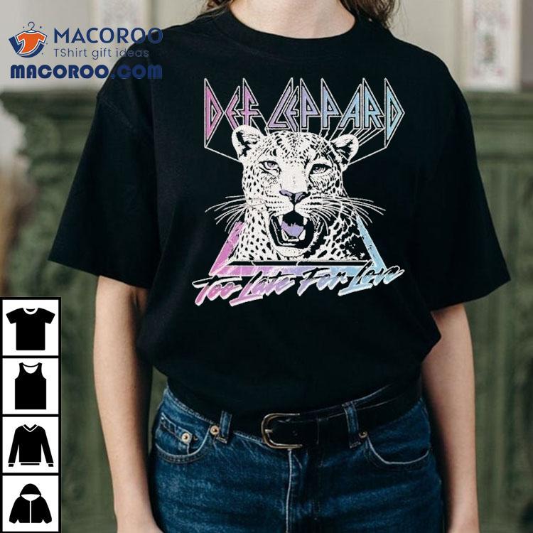 Never Miss A Beat With Def Leppard Vintage Rock T-Shirt Never Miss A Beat With Def Leppard Vintage Rock T-Shirt