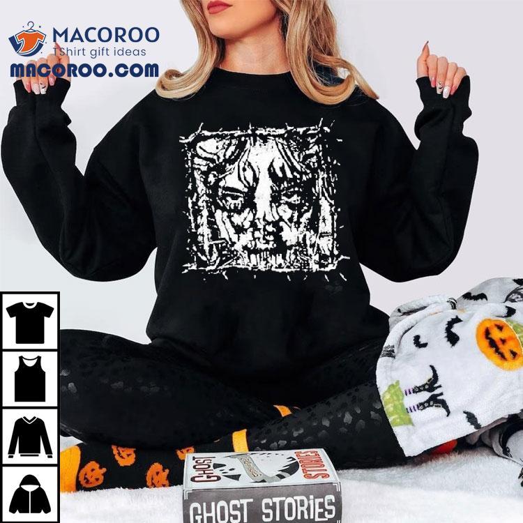 Poppy dissent expressed through graphic t-shirt Poppy dissent expressed through graphic t-shirt