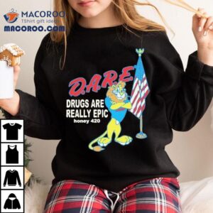 Bold Lion Design Stands Out On This Cool Tshirt