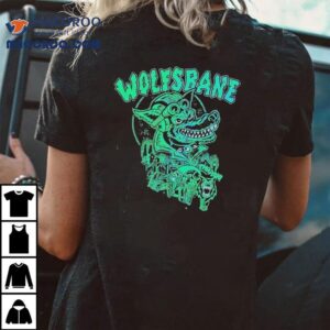 Crazy wolf design made me stop and stare at this awesome tshirt