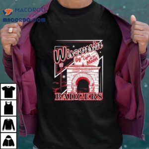 Wisconsin Badgers Glow In Moonlight Design Tshirt