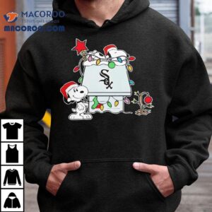 Chicago White Sox Christmas Snoopy Doghouse Tshirt