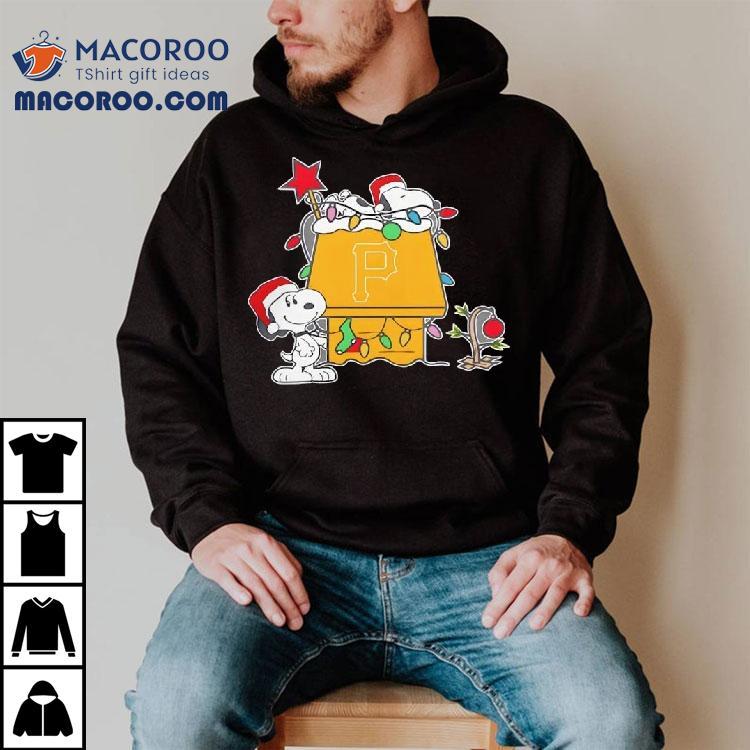 Pittsburgh Pirates Snoopy Christmas Holiday Tshirt
