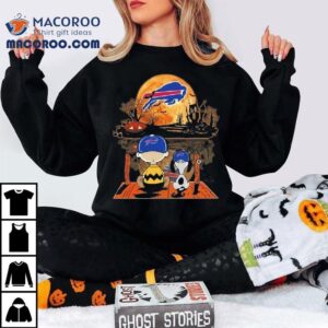 Charlie Brown And Snoopy Watching Buffalo Bills Team Halloween Tshirt