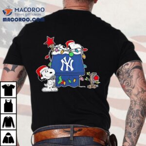 New York Yankees Snoopy Christmas Holiday Tshirt
