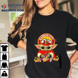Baby Yoda Hug Kansas City Chiefs Pumpkin Halloween Shirt