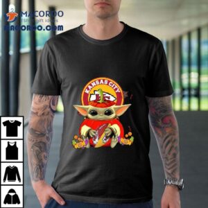 Baby Yoda Hug Kansas City Chiefs Pumpkin Halloween Tshirt
