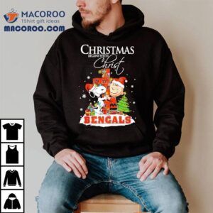 Christmas Begins With Christ Cincinnati Bengals X Snoopy And Charlie Brown Tshirt