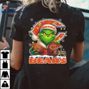 Grinch X Chicago Bears Ball And Helmet Merry Christmas Tshirt